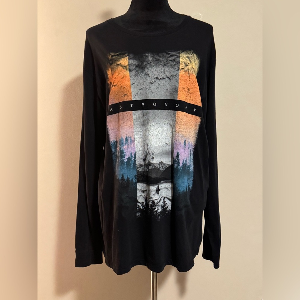 EUC Astronomy Black Weather Scenic Graphic Long Sleeve Tee size large